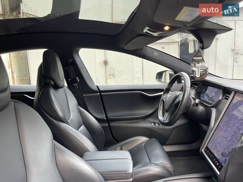 Лифтбек Tesla Model S 2018 в Киеве