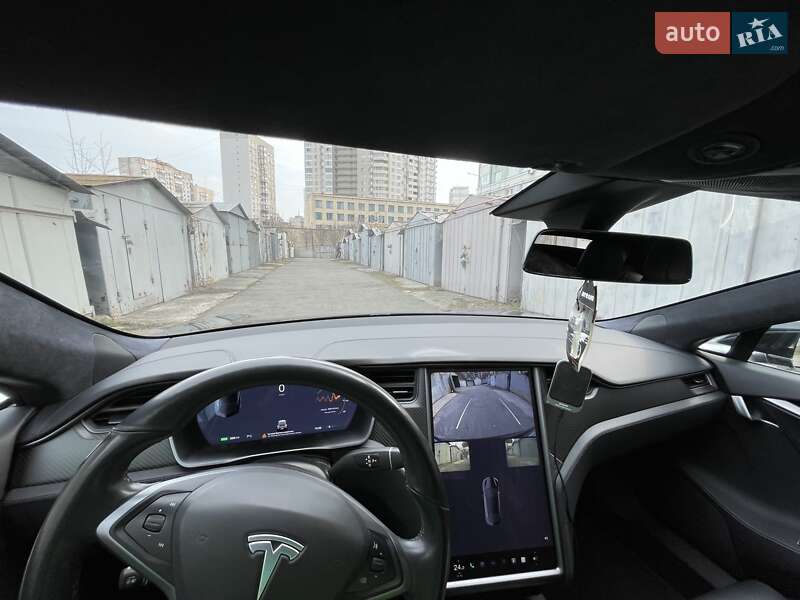 Лифтбек Tesla Model S 2018 в Киеве