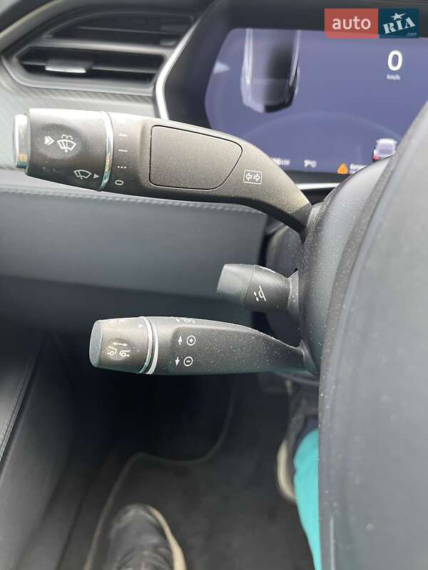 Лифтбек Tesla Model S 2018 в Киеве