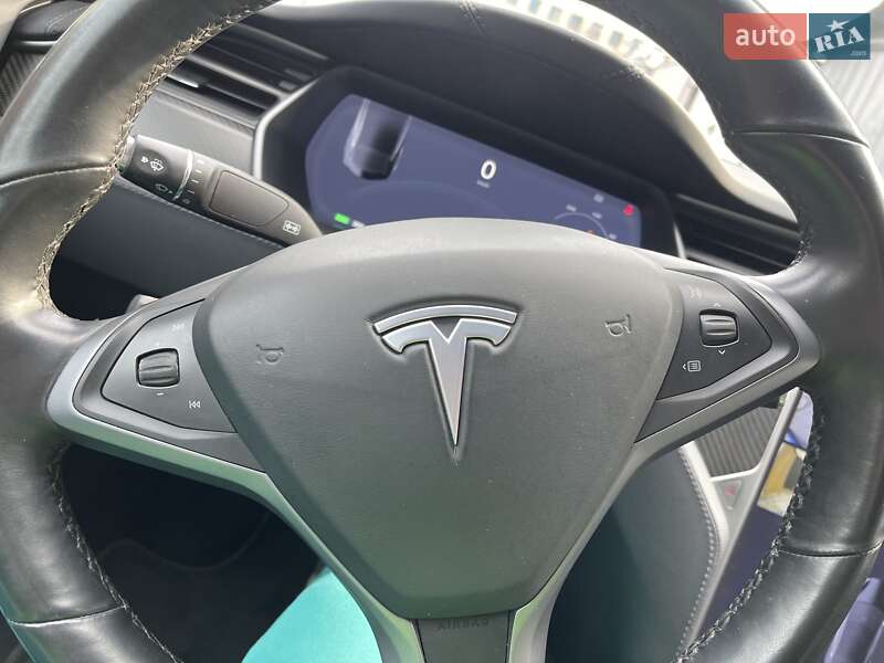 Лифтбек Tesla Model S 2018 в Киеве