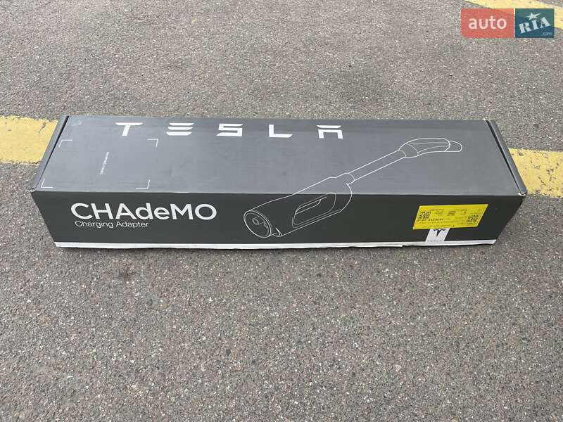 Лифтбек Tesla Model S 2018 в Киеве