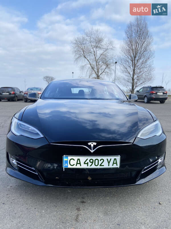 Лифтбек Tesla Model S 2018 в Черкассах