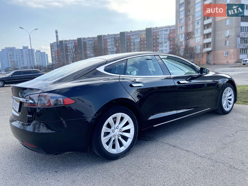 Лифтбек Tesla Model S 2018 в Черкассах фото 4 Лифтбек Tesla Model S 2018 в Черкассах