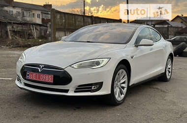 Ліфтбек Tesla Model S 2013 в Дубні