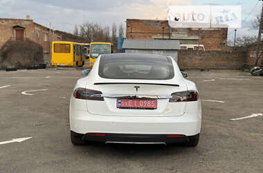 Ліфтбек Tesla Model S 2013 в Дубні