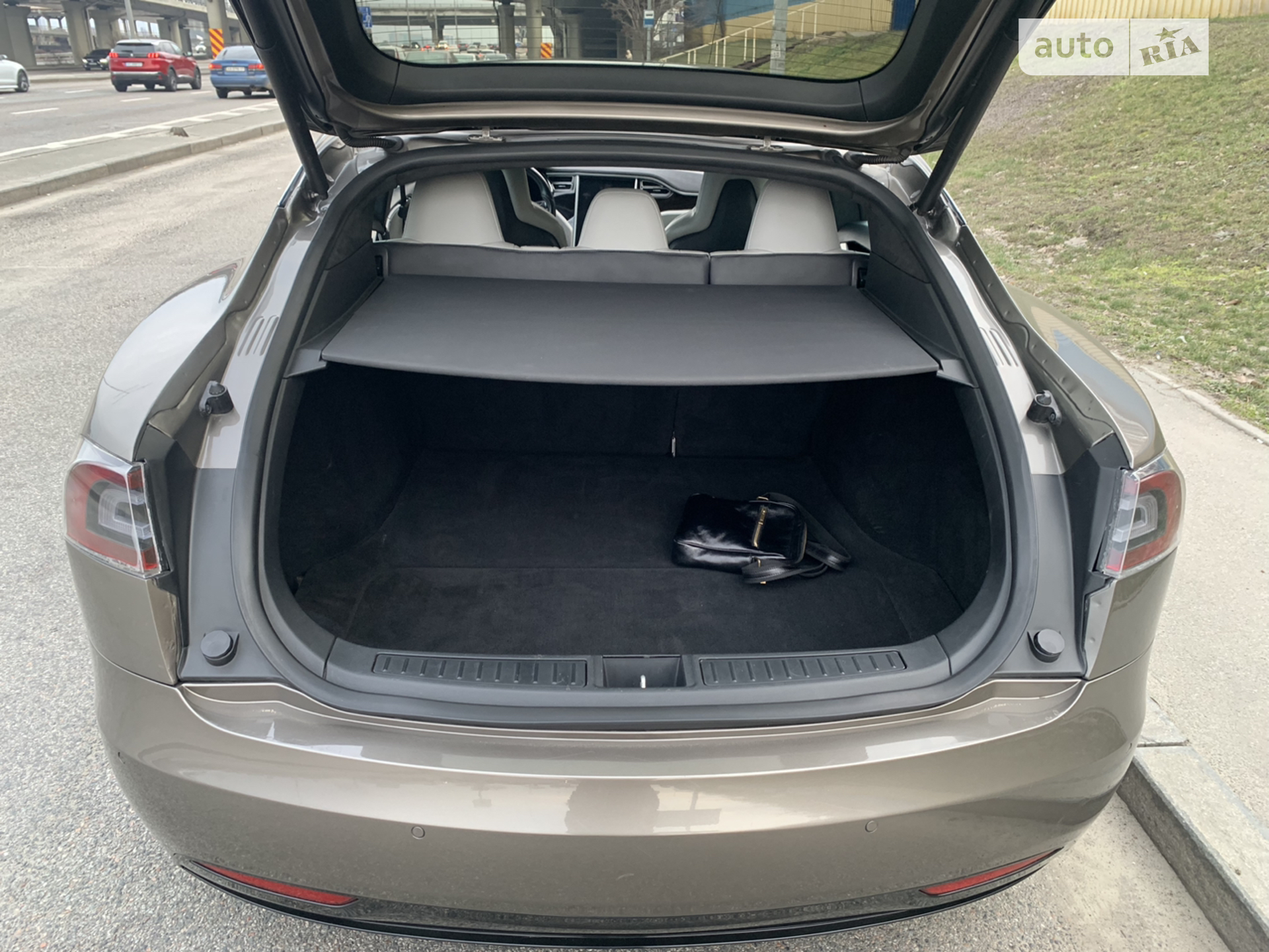2016 Tesla Model S - мініатюра 10