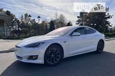 Лифтбек Tesla Model S 2017 в Измаиле