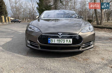 Лифтбек Tesla Model S 2015 в Полтаве