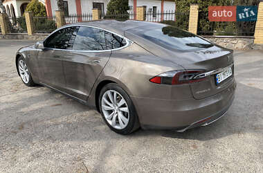 Лифтбек Tesla Model S 2015 в Полтаве