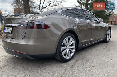 Лифтбек Tesla Model S 2015 в Полтаве