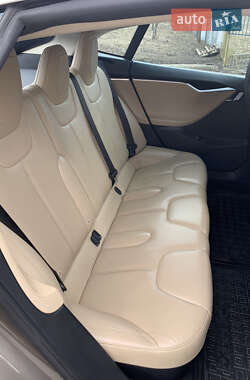 Лифтбек Tesla Model S 2015 в Полтаве