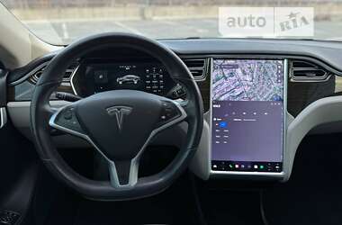 Лифтбек Tesla Model S 2014 в Киеве