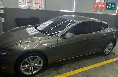 Лифтбек Tesla Model S 2015 в Ивано-Франковске фото 2 Лифтбек Tesla Model S 2015 в Ивано-Франковске