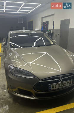 Лифтбек Tesla Model S 2015 в Ивано-Франковске фото 4 Лифтбек Tesla Model S 2015 в Ивано-Франковске