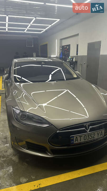Лифтбек Tesla Model S 2015 в Ивано-Франковске фото 4 Лифтбек Tesla Model S 2015 в Ивано-Франковске