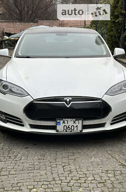 Лифтбек Tesla Model S 2013 в 