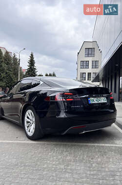 Лифтбек Tesla Model S 2015 в Ровно