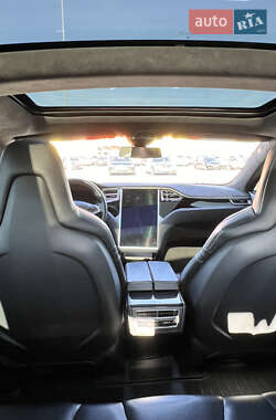 Лифтбек Tesla Model S 2015 в Ровно