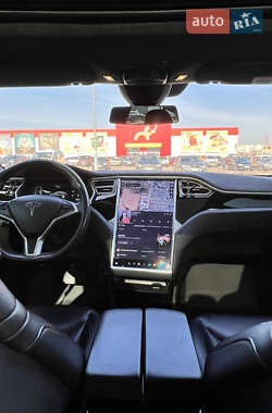 Лифтбек Tesla Model S 2015 в Ровно