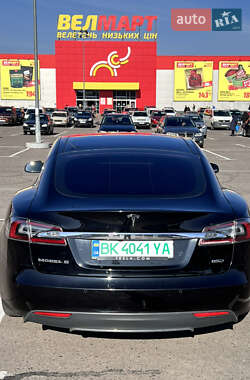 Лифтбек Tesla Model S 2015 в Ровно