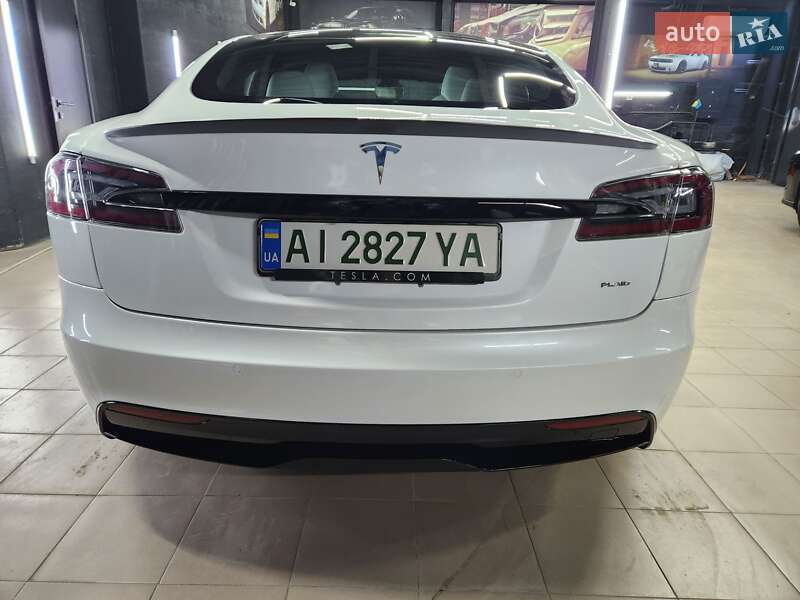 Лифтбек Tesla Model S 2021 в Киеве
