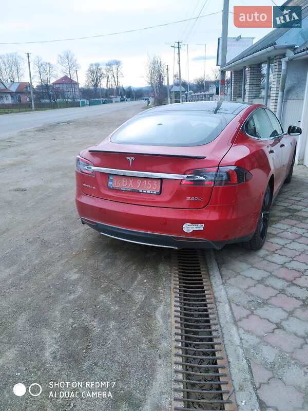 Ліфтбек Tesla Model S 2015 в Коломиї