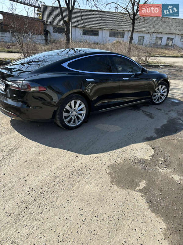 Лифтбек Tesla Model S 2014 в Ивано-Франковске