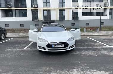 Лифтбек Tesla Model S 2016 в Черкассах