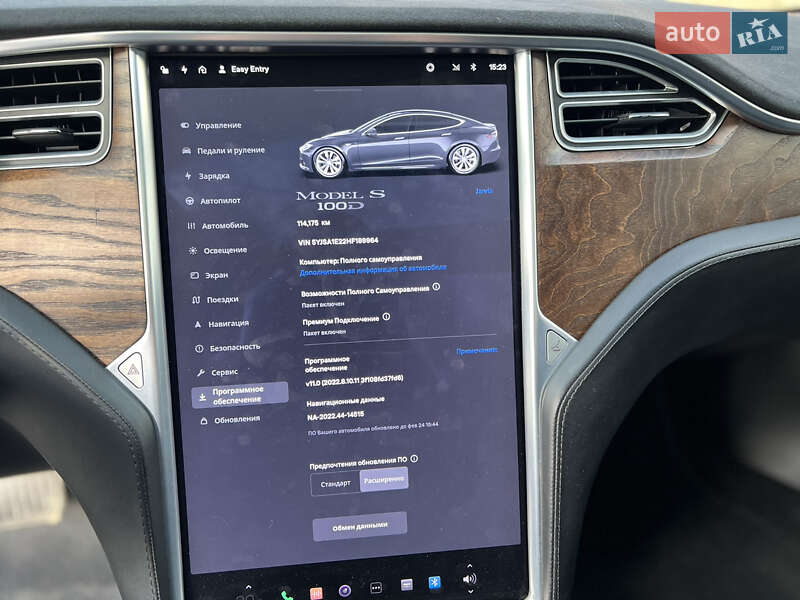 Лифтбек Tesla Model S 2017 в Косове