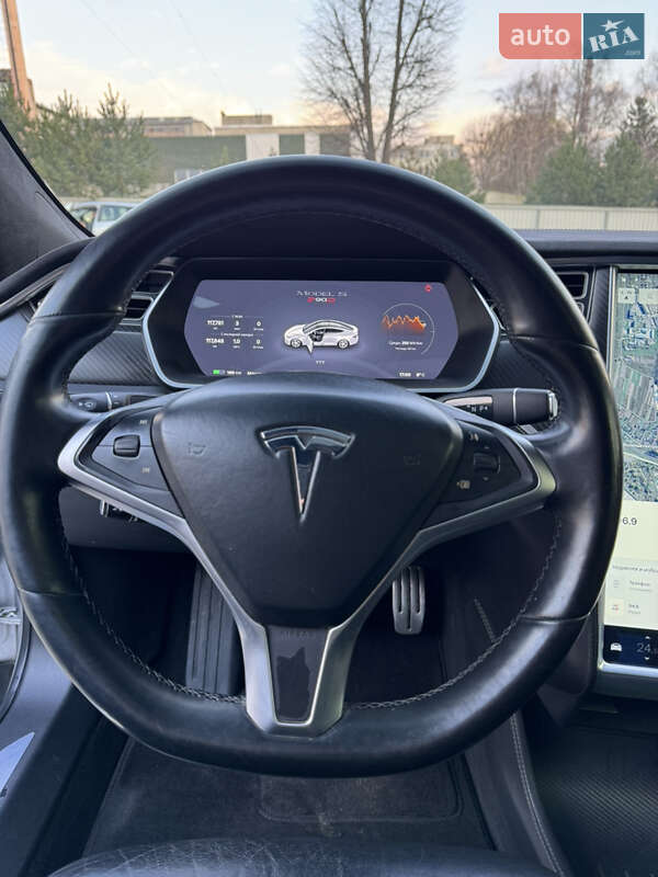 Лифтбек Tesla Model S 2015 в Луцке