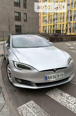 Лифтбек Tesla Model S 2016 в Киеве