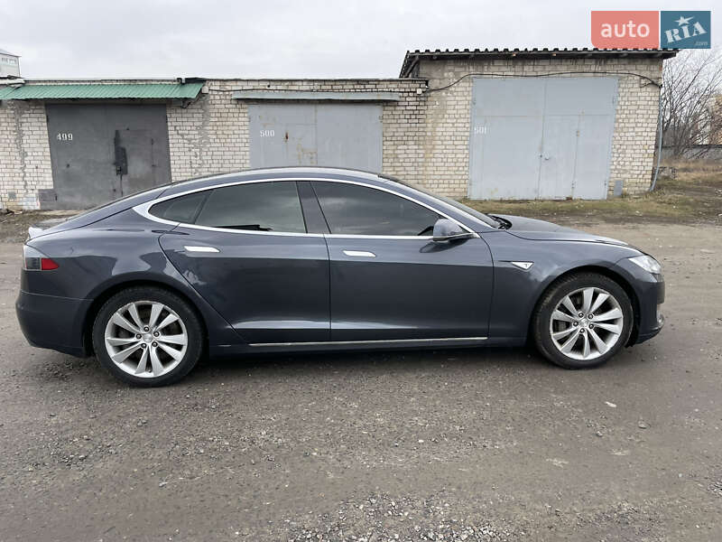 Лифтбек Tesla Model S 2014 в Харькове