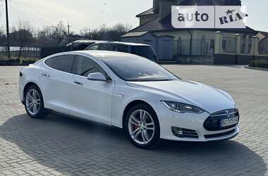 Лифтбек Tesla Model S 2015 в Золочеве