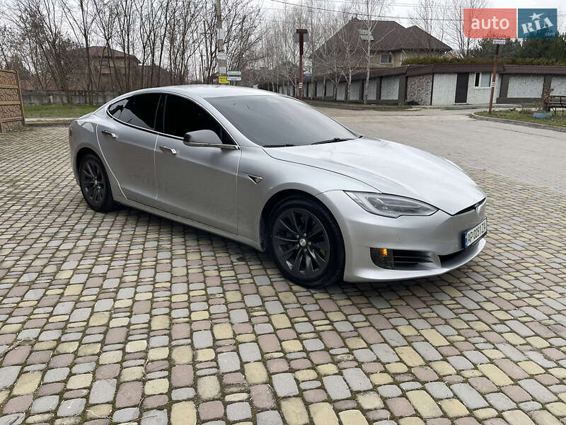 Лифтбек Tesla Model S 2017 в Запорожье