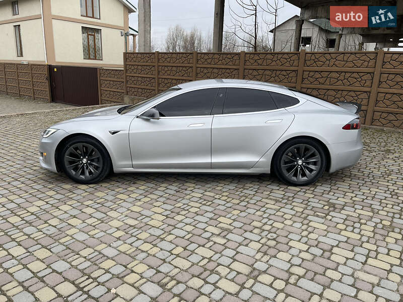 Лифтбек Tesla Model S 2017 в Запорожье