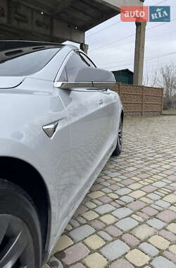 Лифтбек Tesla Model S 2017 в 