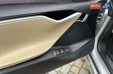 Лифтбек Tesla Model S 2017 в 