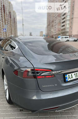 Лифтбек Tesla Model S 2014 в Киеве