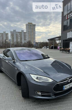 Лифтбек Tesla Model S 2014 в Киеве