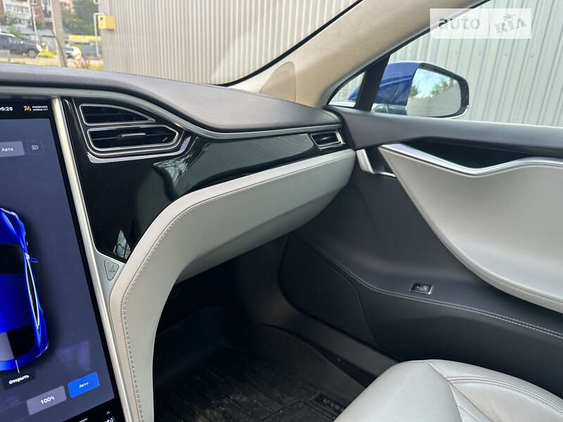 Ліфтбек Tesla Model S 2015 в Полтаві