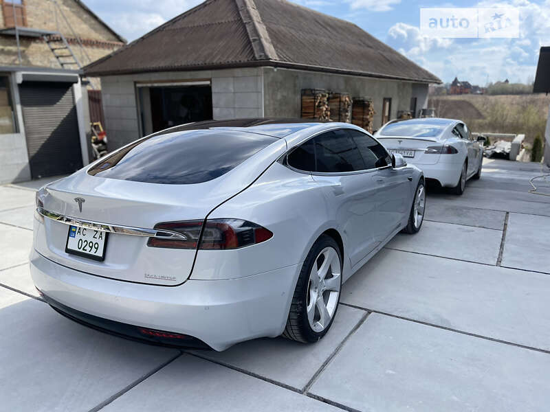 Лифтбек Tesla Model S 2018 в Луцке