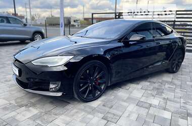 Лифтбек Tesla Model S 2018 в Ровно
