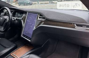 Лифтбек Tesla Model S 2016 в Хусте