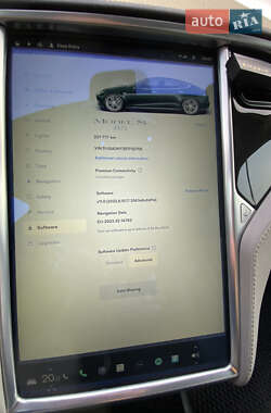 Лифтбек Tesla Model S 2014 в 
