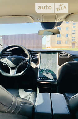 Лифтбек Tesla Model S 2015 в Днепре