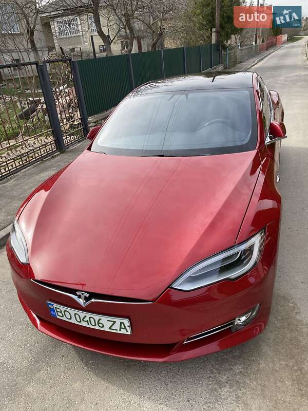Лифтбек Tesla Model S 2017 в Любомле