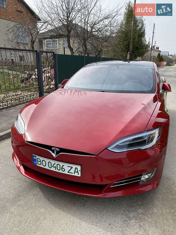 Лифтбек Tesla Model S 2017 в Любомле