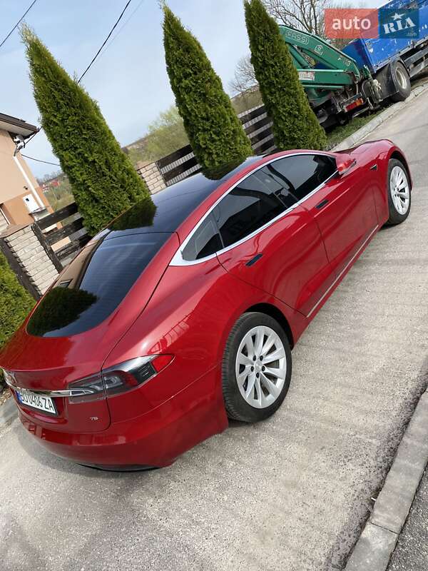 Лифтбек Tesla Model S 2017 в Тернополе