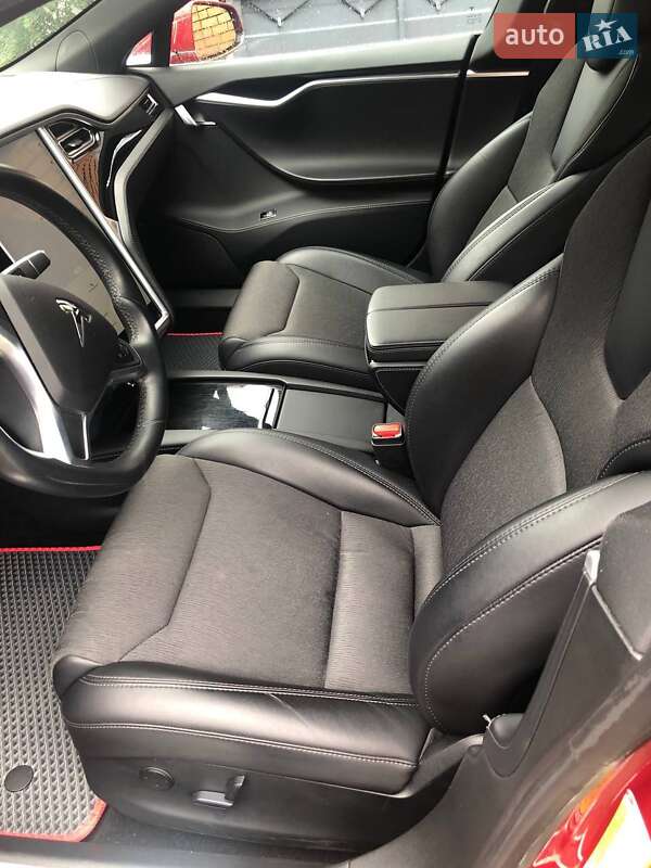 Лифтбек Tesla Model S 2017 в Тернополе