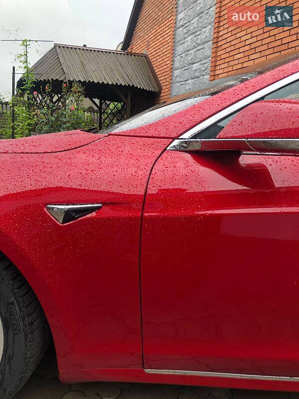 Лифтбек Tesla Model S 2017 в Тернополе